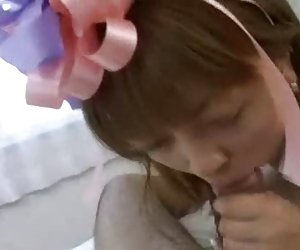 Dolce ragazza asiatica scopata e viseificato