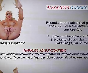 Bionda babe ciliegia morgan cazzo